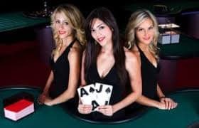 Live roulette wheel and betting layout at slot kapten69
